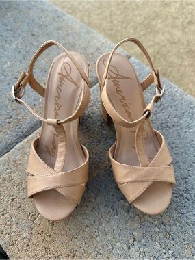 American Rag Women's Jamie T-Strap Platform Sandal Size 6